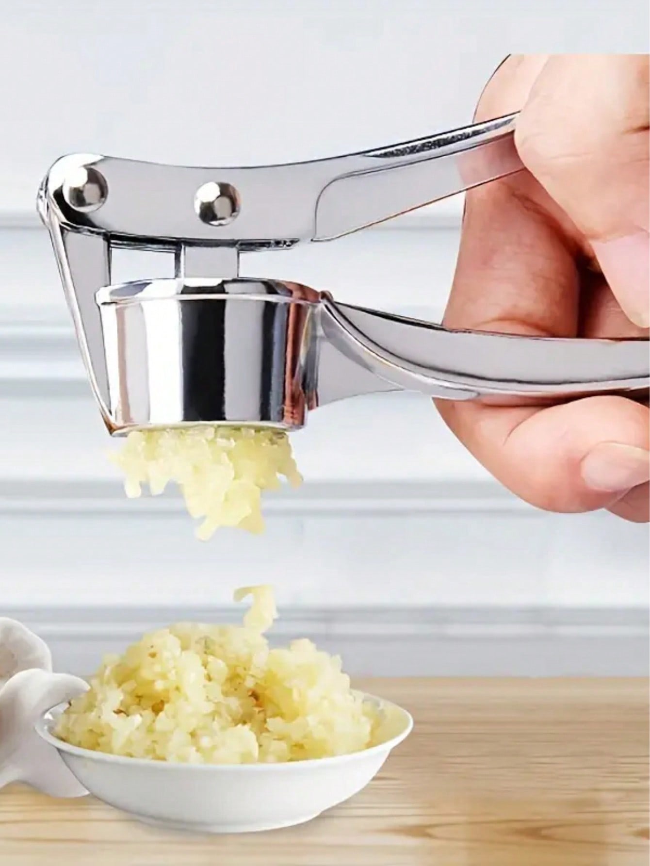 Kitchen Gadgets Juicer - High Quality 1PC Washable Garlic Press